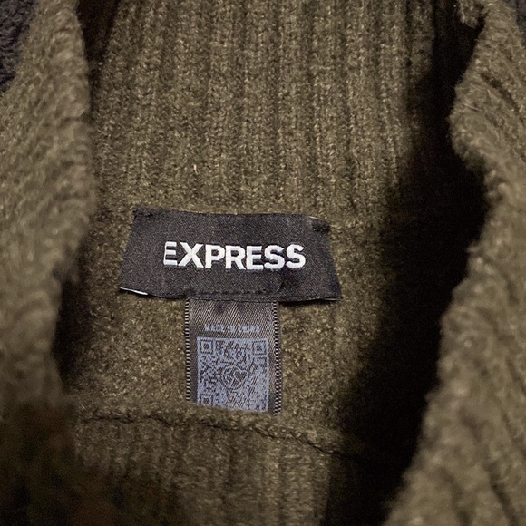 Express Sweater Color Green. size S. - Picture 5 of 5